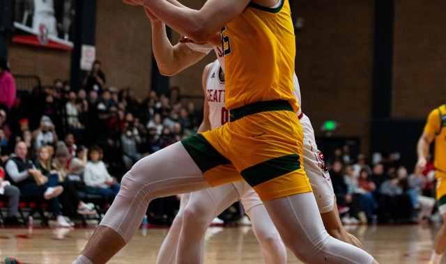 开云体育官方网-王俊杰防守出彩拿下6分3板1助2断2帽+正负值+11 赵维伦1犯规1失误